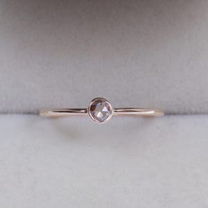 Anillo apilable de diamantes talla rosa - Opciones de oro de 9k/14k/18k - Anillo apilable delicado