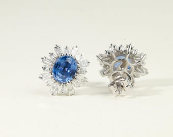 Halo-oorknopjes met blauwe saffier | 14k goud, diamantaccent
