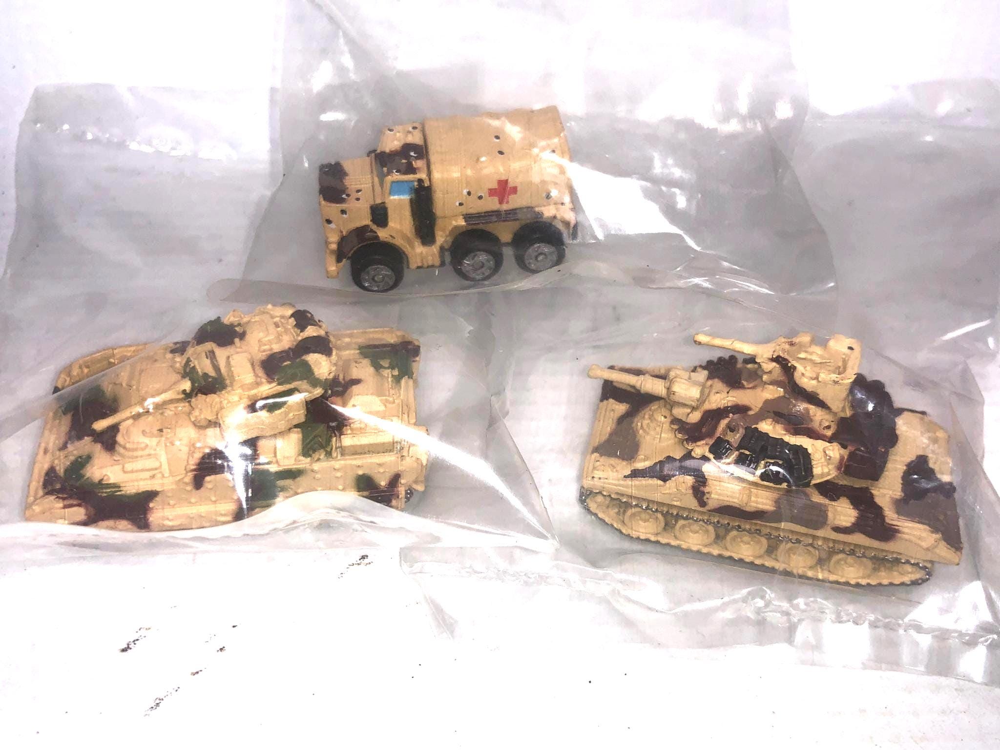 GROS LOT MICRO Machines Galoob 1990 Porte Avion Base Militaire Police Etc EUR 74,00 - FR
