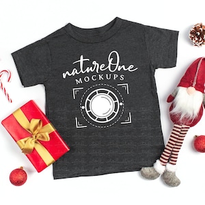 3001T Dark Grey Heather Weihnachten Bella Canvas Kleinkind T-Shirt Mockup | Unisex Kinder Shirt MockUp | Jungen Mädchen T Shirt flach gelegt X-Mas