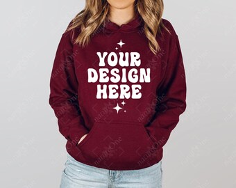 Gildan 18500 kastanjebruine hoodie mockup, G185 model sweater mock-up, ronde hals trui winter mockup, echte foto mockup, POD (digitale download)