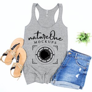 Premium Heidekraut nächste Ebene 6733 Tank Top Mock Up, Grau Tank Mockup, Damen Racerback Tank flach gelegt, 6733 Frühling Sommer Tank Mockup