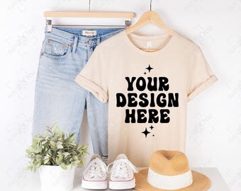 Maqueta Bella Canvas 3001 Soft Cream Maqueta 3001 Maqueta de camiseta Soft Cream Maqueta de camisa colgada Maqueta de estilo de vida Maqueta de percha