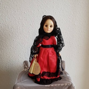 Vintage Miss Spain Toledo Doll The Wonderful World of Effanbee Dolls 11&quot;.1982. Effanbee doll copr.New York ,N. Y. 10010.Made in U.S.A.