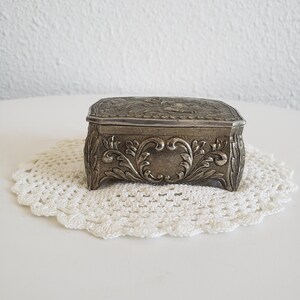 Boîte à Bijoux Vintage En Métal Orné Et Ciselé - Origine Japon, Années 60 - Occasion Bon état
