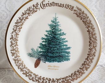 Lenox Christmas Tree Plate 1978 Commemorative Blue Spruce Tree 10 3/4" Across.