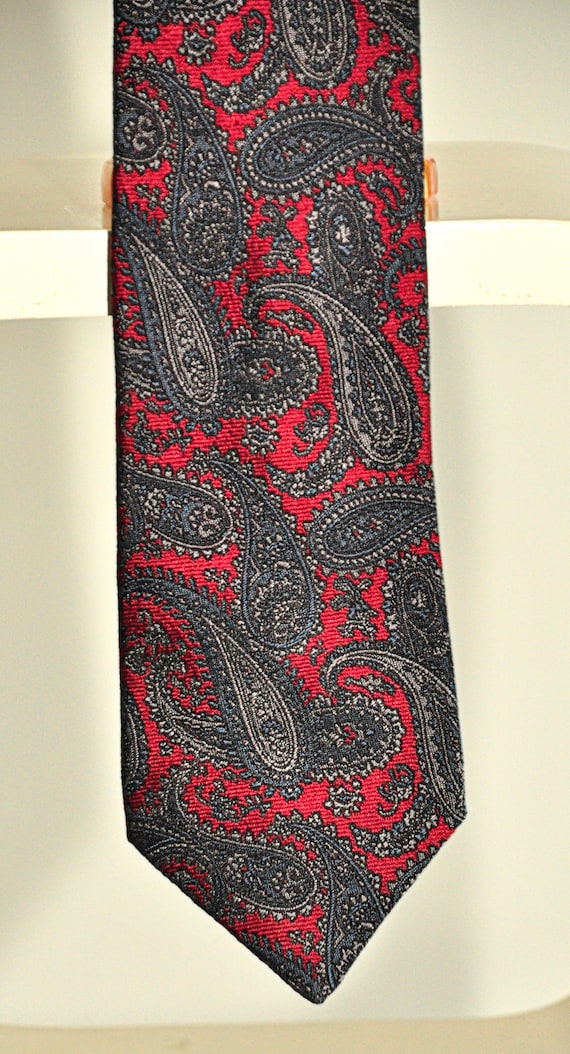 Daniel Hechter vintage tie 100% pure silk