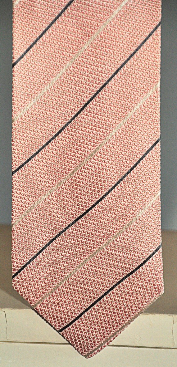 pink hugo boss tie