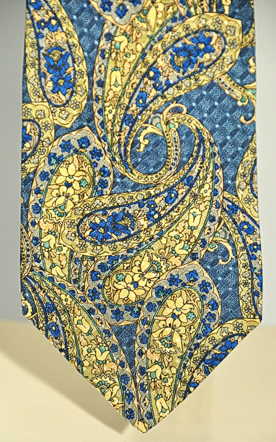 Trussardi rare vintage tie 100% pure silk