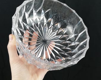 Centro de mesa vintage de cristal bohemio, tallado en forma de estrella y diamante, años 60/70.