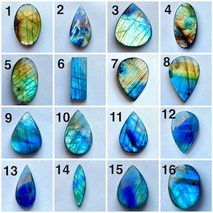 Labradorita natural de formas variadas. Cristal de labradorita azul brillante. Labradorita AAA. Anillo colgante de labradorita.