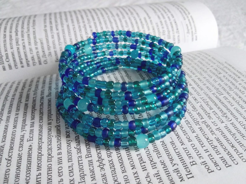 Sea wave Fiesta Memory Bracelet of glass seed beads