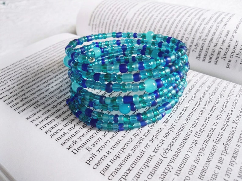 Sea wave Fiesta Memory Bracelet of glass seed beads