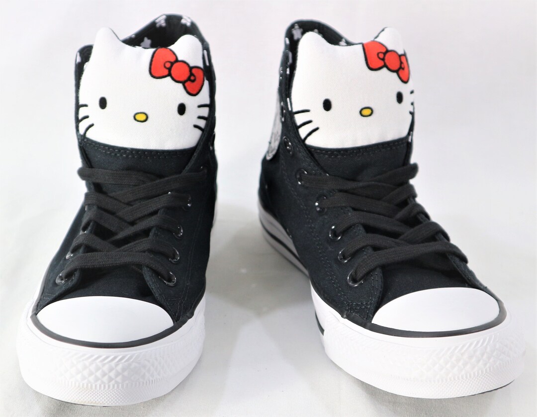 Converse hello cheap kitty blusa