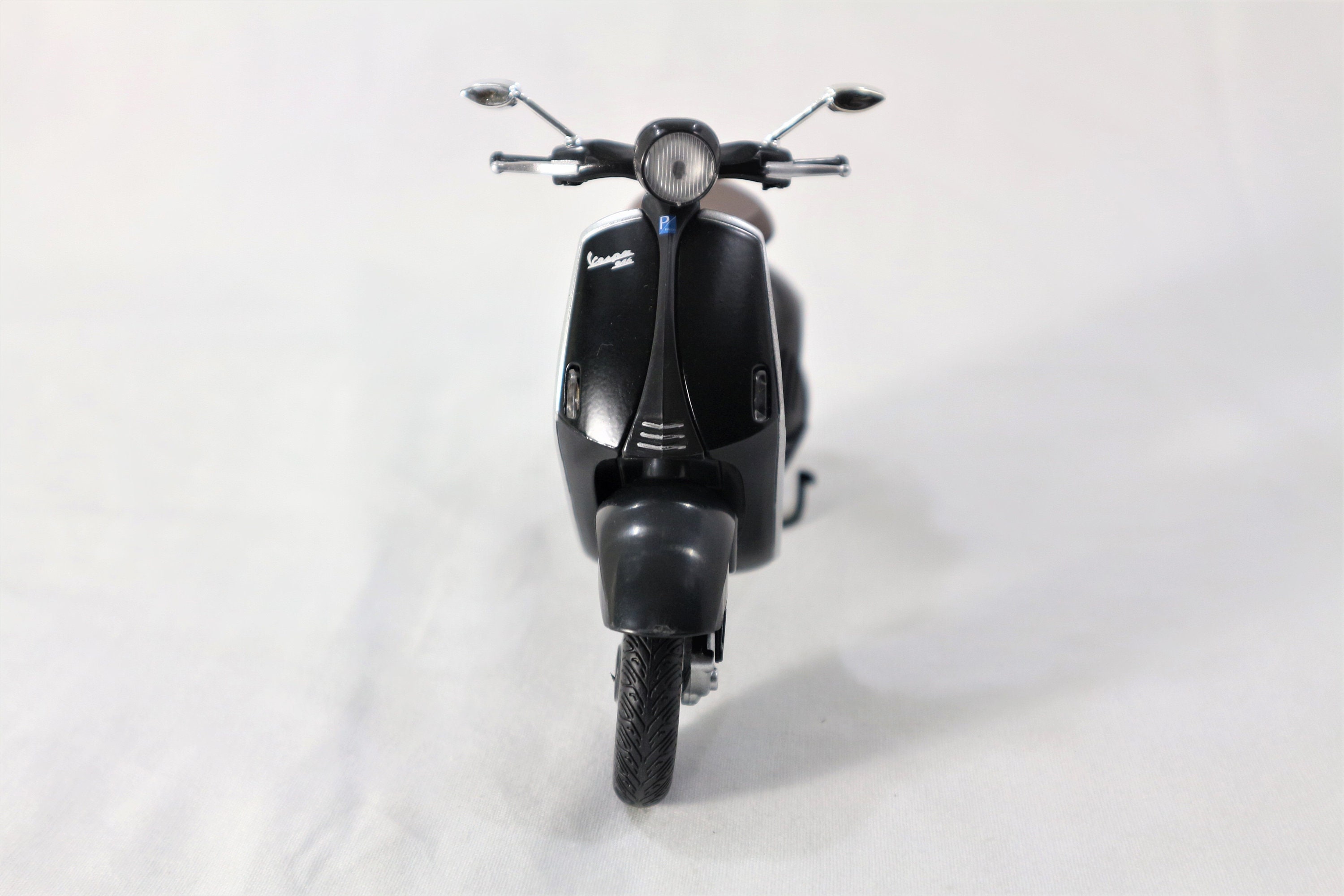 Vespa 946 Model Motorcycle Black 