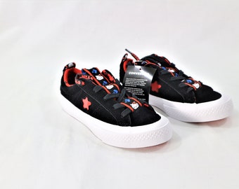 black hello kitty converse