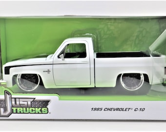 1985 Chevy C-10 Pickup Truck Die-cast 1:24 Scale Model Car | White