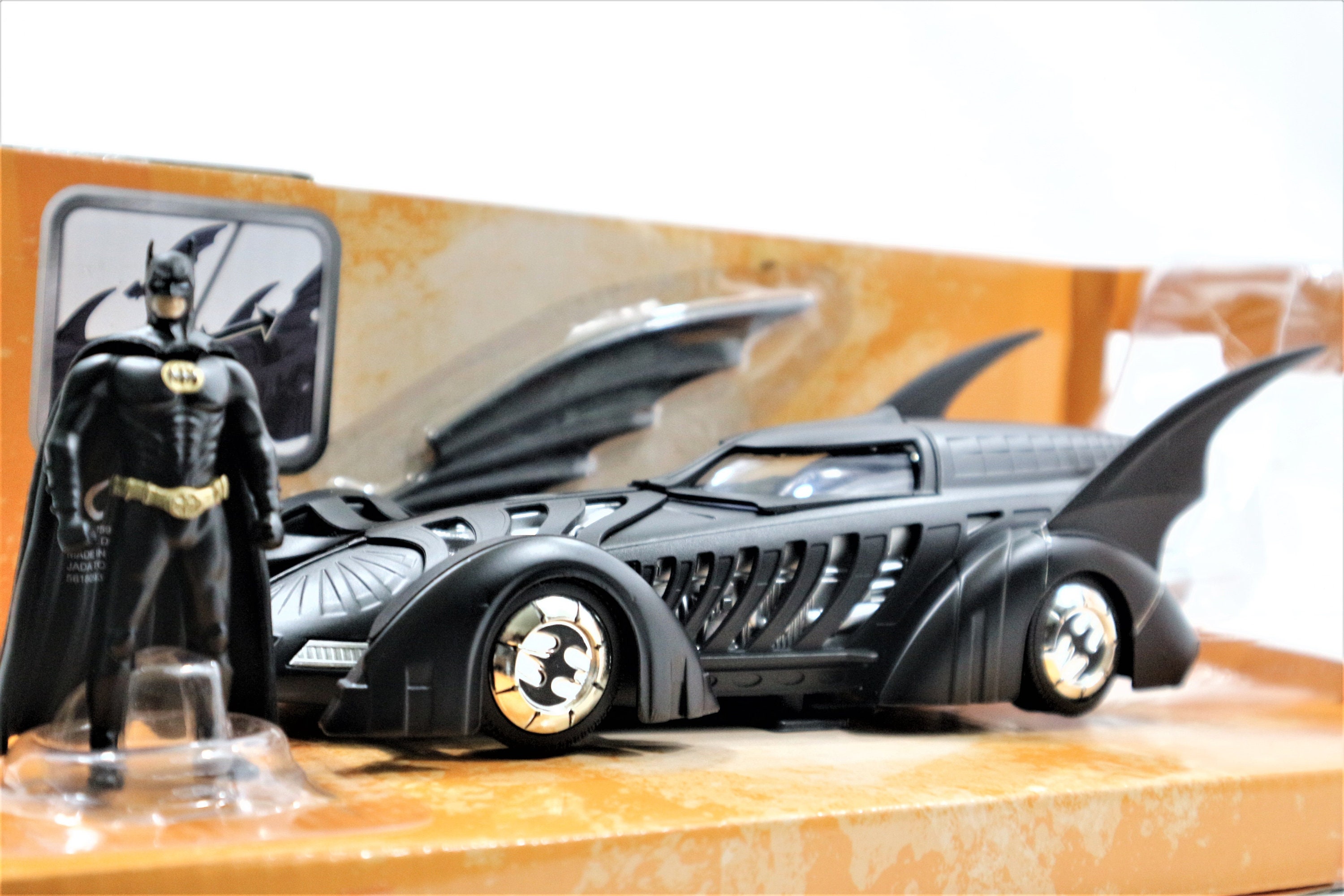 1:24 Scale The Batman 2022 Batmobile with Batman Figure