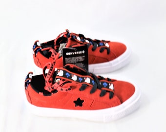 black hello kitty converse