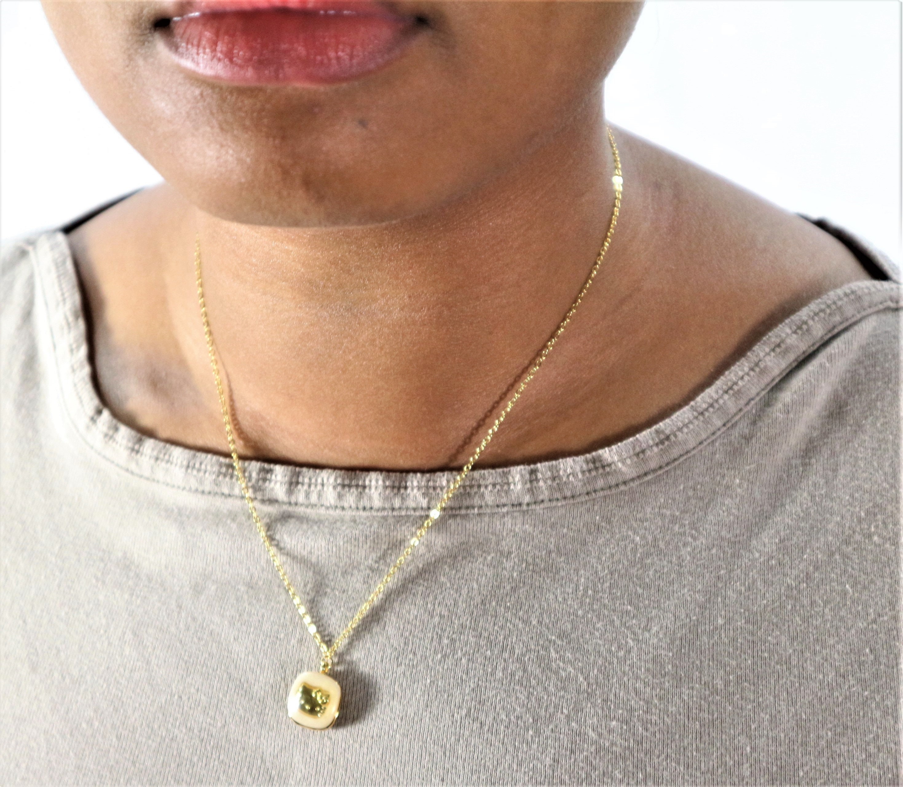 Hello kitty cheap gold necklace