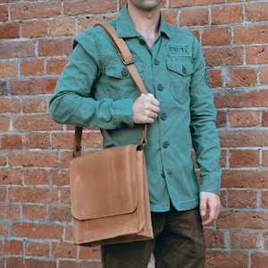 Besace pour homme, Sac banane en cuir fait main, Sac bandoulière personnalisé pour homme, Cartable personnalisé, Sac bandoulière en cuir avec gravure