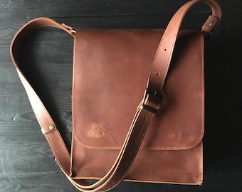 Men's Shoulder Bag, Brown Leather Crossbody bag, Personalized Cross Body bag, Messenger Bag as a Leather Gift for Him, Handmade Book Bag