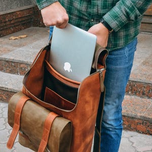 Rugzak voor heren, leren handgemaakte rugzak voor op reis, laptoprugzak voor werk, gepersonaliseerde schoolrugzak, handgemaakte leren tas afbeelding 7