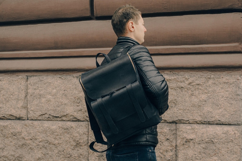 Rugzak voor heren, leren handgemaakte rugzak voor op reis, laptoprugzak voor werk, gepersonaliseerde schoolrugzak, handgemaakte leren tas afbeelding 5