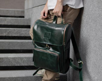 Aangepaste leren herenrugzak, cadeau bruidsjonkers, groene reistas, laptoprugzak voor mannen, verjaardagscadeau voor hem, groene leren herenrugzak