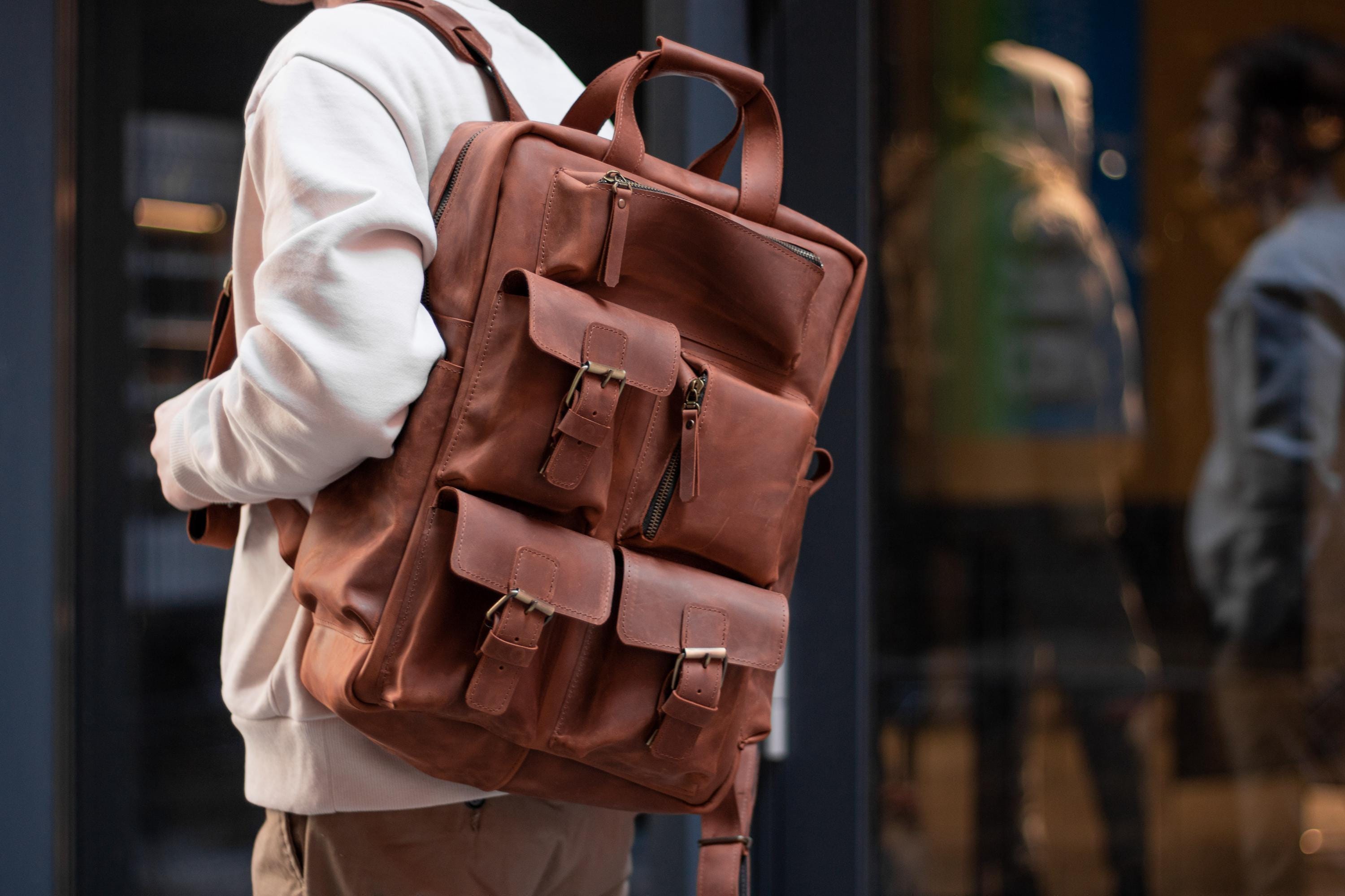 chain detail mini bucket backpack Leather Bag also made from the grilling Nike Backpack Black Lebron Size:1/0 (40pk)