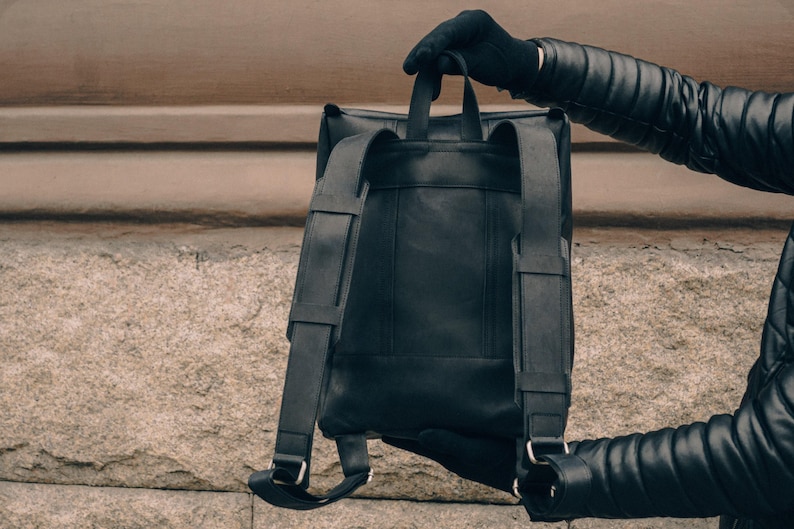 Rugzak voor heren, leren handgemaakte rugzak voor op reis, laptoprugzak voor werk, gepersonaliseerde schoolrugzak, handgemaakte leren tas afbeelding 6