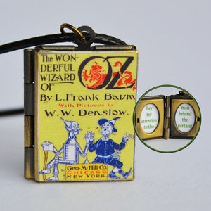 Le merveilleux magicien d'Oz médaillon de livre miniature citation de Frank Baum à l'intérieur porte-clés à breloques broche bague bracelet ras du cou pendentif collier image 1