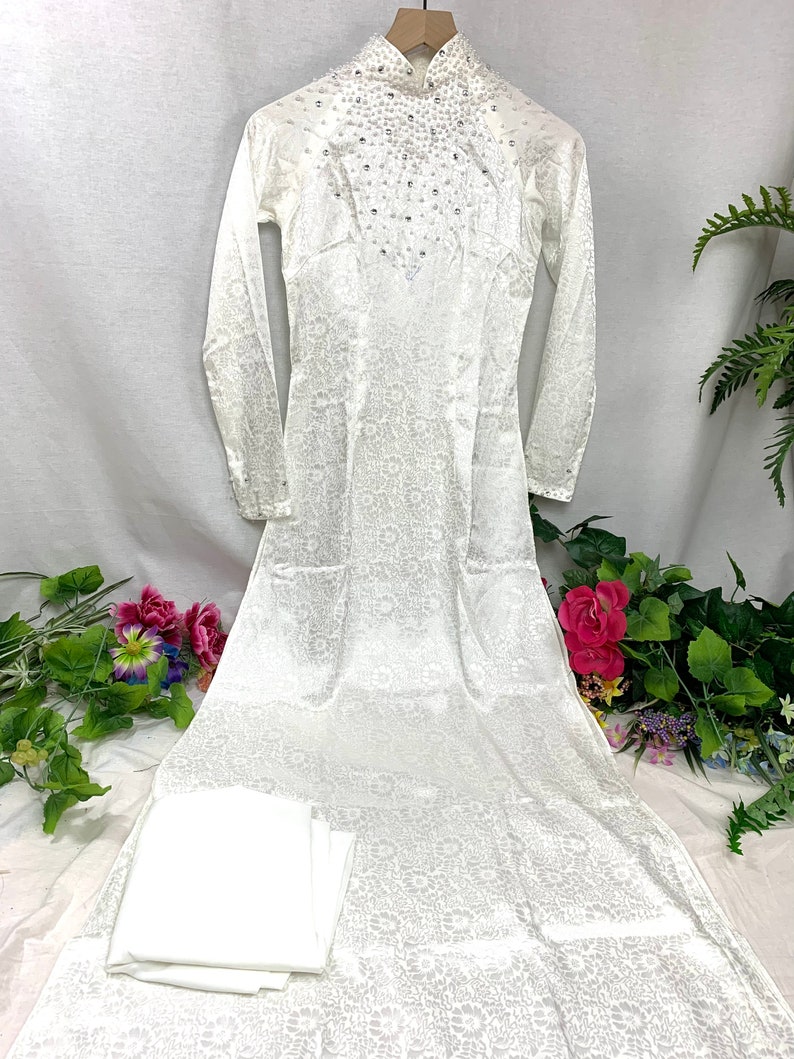 White Ao Dai Vietnamese Gam Beaded Long Dress with Matching Color Pants with NO Headband G81 image 2