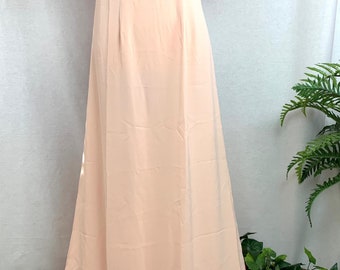 ベトナムの花嫁介添人用アオザイ（パンツとヘッドピース付き