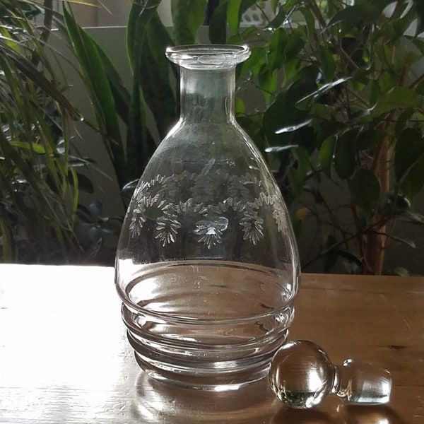 Carafe  gravée France