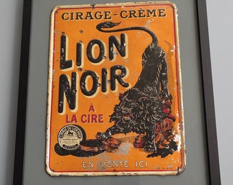 Publicité en tôle lithographiée et embossée pour le cirage LION NOIR.