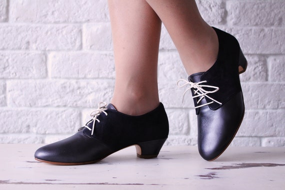 vintage lace up shoes