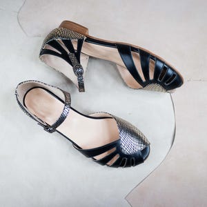 Peep-toe Chic Flats, Women's Leather Sandals, Vintage Swing Dance Shoes - Wild Black/Gold/Snake