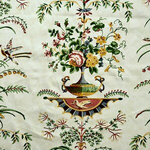 Tissu de décoration intérieure Empire Thibaut Un design Belle Epoque destiné à apporter de la grandeur à n'importe quelle pièce image 2