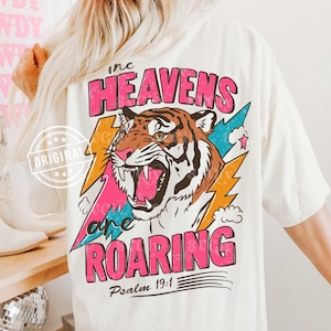 The Heavens are Roaring png, Psalm 19:1 png, bijbelvers png, geloofsspreuken, bijbelcitaat ontwerp, bijbelse gezegden, boho-vrouwen png door SVGix
