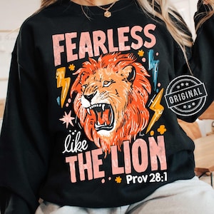 Fearless Lion png, spreekwoord 28:1 png, bijbelvers png, geloofsuitspraken, bijbelcitaat ontwerp, bijbelse gezegden, boho-vrouwen png door SVGix