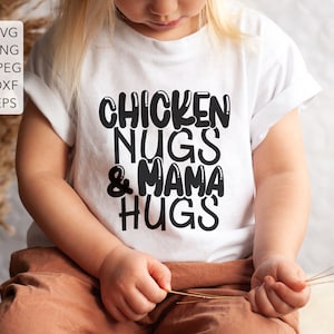 Chicken Nugs en Mama Knuffels Svg, grappig peuter jongen svg, Momma's Boy Svg, Jongens T-Shirt Svg, Little Boy Svg, Cut bestanden Cricut Eps Dxf Png