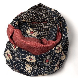 Tsubaki Navy snood Woman