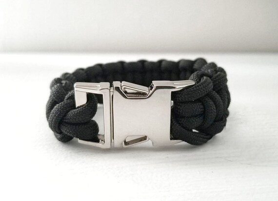 paracord survival accessories