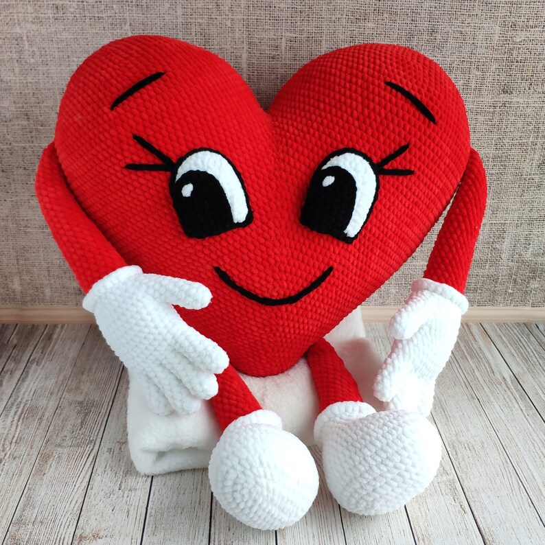 CROCHET HUGGING HEART pattern Big plush heart with hands Etsy