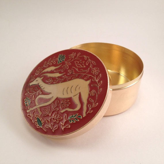 Vintage Brass Animal Folk Art Deer Powder Box Clo… - image 1