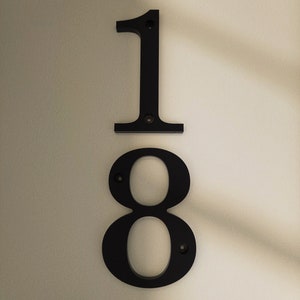 Letras de números de casas tradicionais e mais largas de 10 polegadas