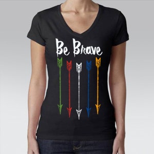 Junior Be Brave Multi Color Arrows Short Sleeve V-Neck Shirt