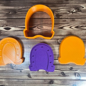 Closed Horseshoe Bath Bomb Mold Press
