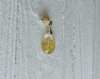Yellow flower pedant necklace with zircon bead